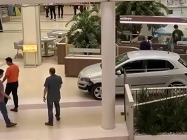 Carro desgovernado invade Shopping Flamboyant em Goiânia e causa pânico