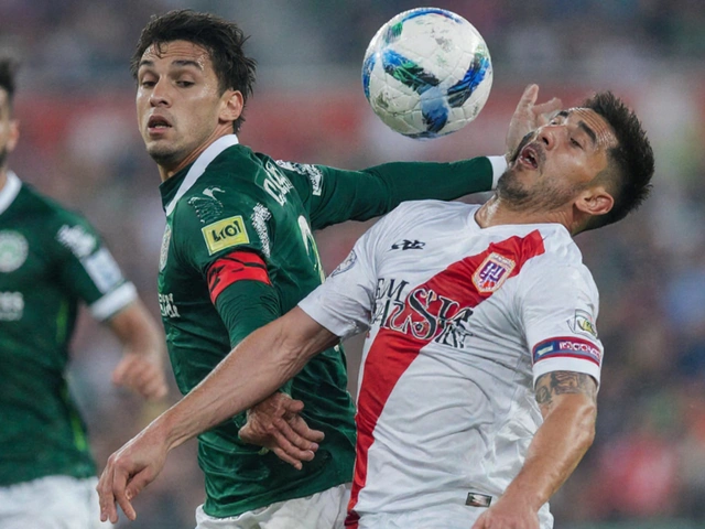 Cicinho prevê eliminação do Palmeiras contra River Plate na Libertadores
